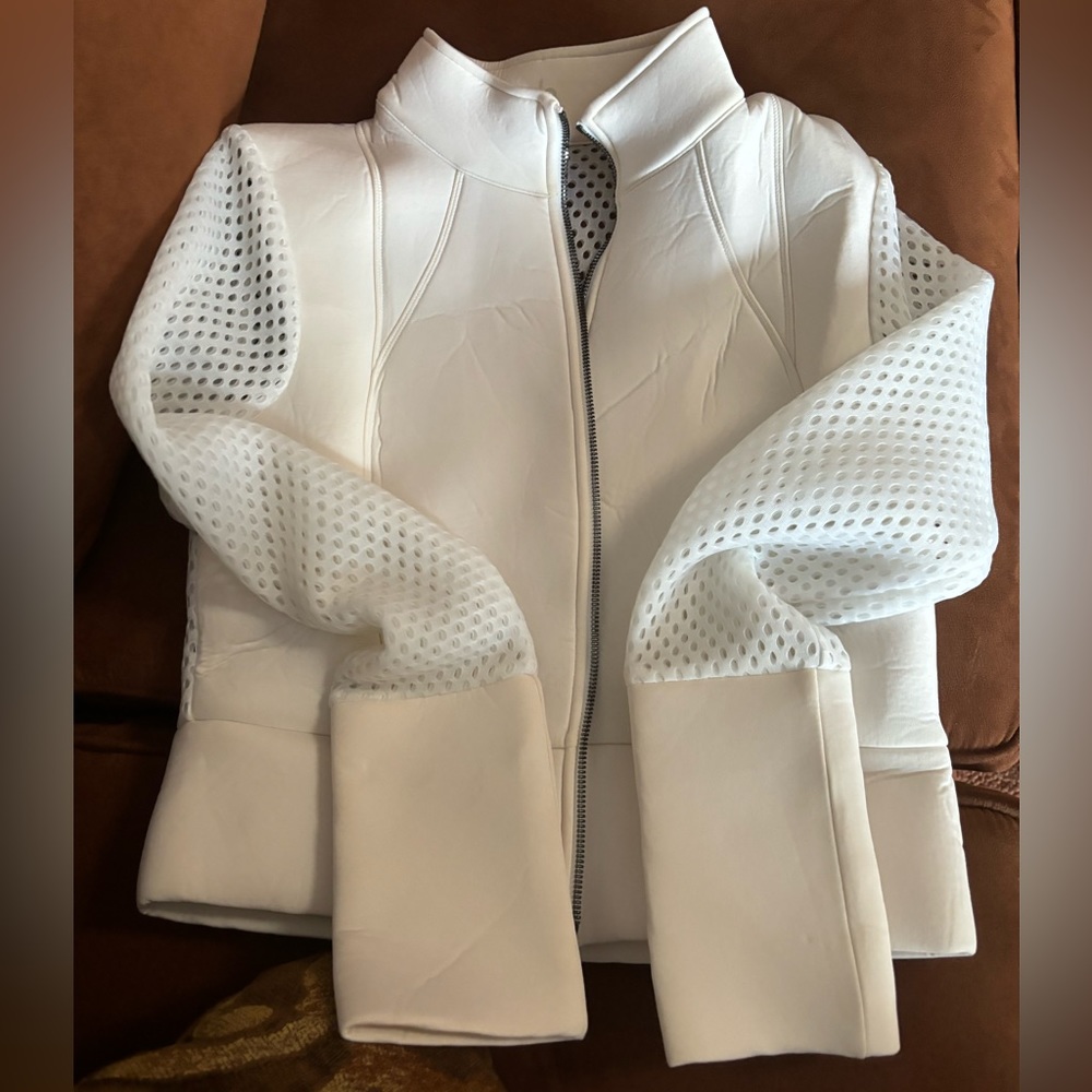 Never worn white ALO yoga cropped neoprene jacket